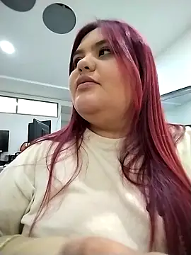 Snapshot of Dolce_pearl chatting on 10.11.25 Dolce pearl online show from 10.11.25