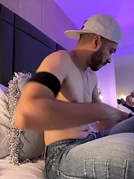 AxelThompson  online show from 09.17.25