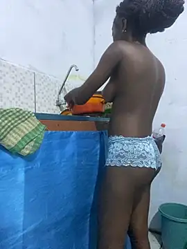 Snapshot of GeileErica chatting on 09.13.25 GeileErica online show from 09.13.25