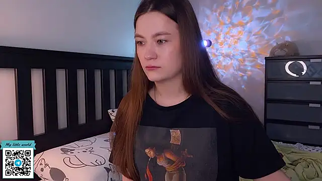 Snapshot of mia_here chatting on 09.09.25 mia here online show from 09.09.25