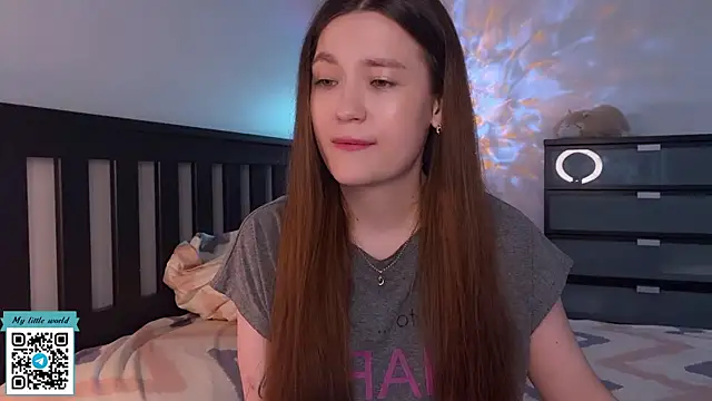 Snapshot of mia_here chatting on 09.10.25 mia here online show from 09.10.25