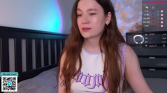 Snapshot of mia_here chatting on 09.14.25 mia here online show from 09.14.25