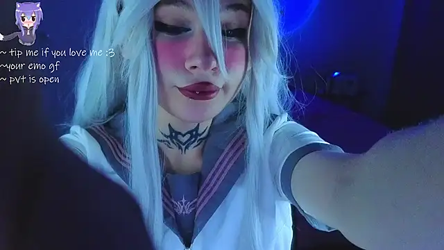 Snapshot of your_little_eva chatting on 06.19.26 your little eva online show from 06.19.26