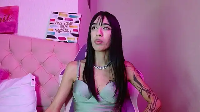 London Sophia19 online show from 09.19.25