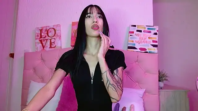 London Sophia19 online show from 09.28.25