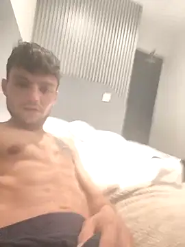 Snapshot of papipablow chatting on 10.31.25 papipablow online show from 10.31.25