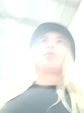 Snapshot of Belinda-Naughty chatting on 11.23.25 Belinda-Naughty online show from 11.23.25