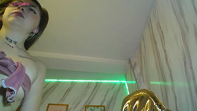 madelen b online show from 09.22.25