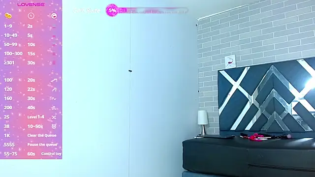 Snapshot of Raven_Doll19 chatting on 09.28.25 Raven Doll19 online show from 09.28.25