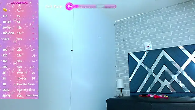 Snapshot of Raven_Doll19 chatting on 10.31.25 Raven Doll19 online show from 10.31.25