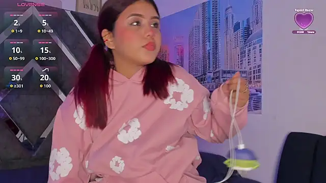 Snapshot of lizzylizzy4 chatting on 10.31.25 lizzylizzy4 online show from 10.31.25