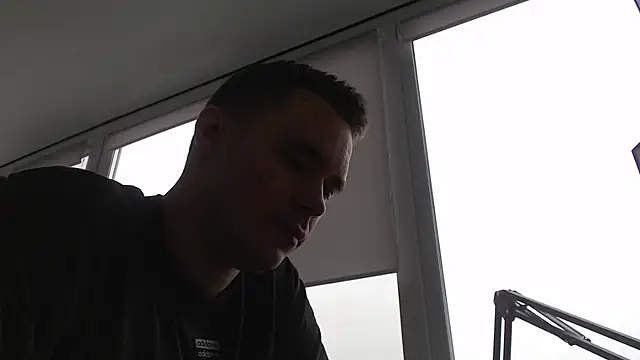 FreddyBredi online show from 11.08.25