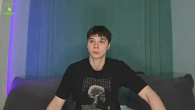 Snapshot of AnthonyHall chatting on 10.08.25 AnthonyHall online show from 10.08.25