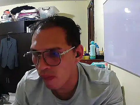 Snapshot of DOBLEWYOSK69G chatting on 09.11.25 DOBLEWYOSK69G online show from 09.11.25