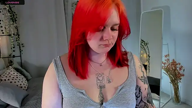Snapshot of lunaalli chatting on 05.07.26 lunaalli online show from 05.07.26