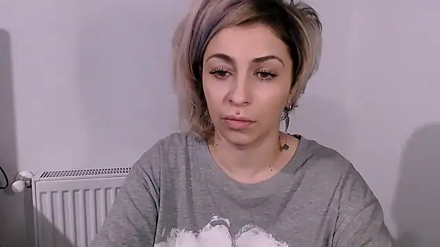 Snapshot of AAARUNY chatting on 02.08.26 AAARUNY online show from 02.08.26