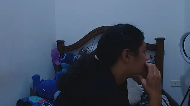 Aria Arthur online show from 10.06.25