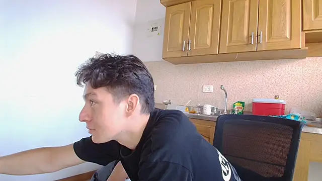 Aria Arthur online show from 10.15.25