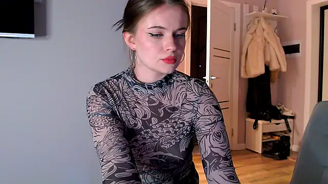 Snapshot of AlexaButttler chatting on 10.24.25 AlexaButttler online show from 10.24.25