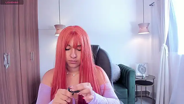 DANDARA THOM online show from 09.25.25