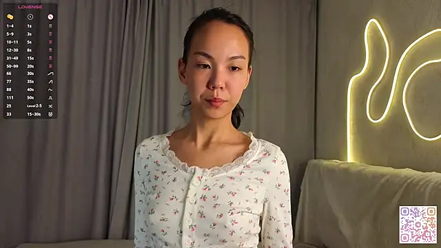 Snapshot of AlodiaAxley chatting on 10.17.25 AlodiaAxley online show from 10.17.25