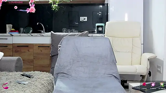 Anna glamlovely online show from 03.23.26