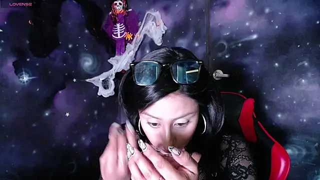 CristaldelLeon s online show from 10.03.25