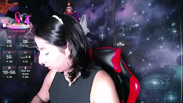 CristaldelLeon s online show from 10.07.25