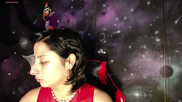 CristaldelLeon s online show from 10.20.25