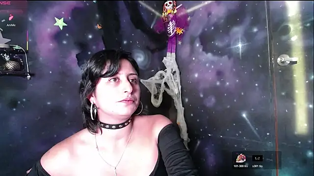 CristaldelLeon s online show from 10.29.25