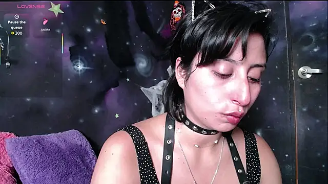 CristaldelLeon s online show from 11.01.25