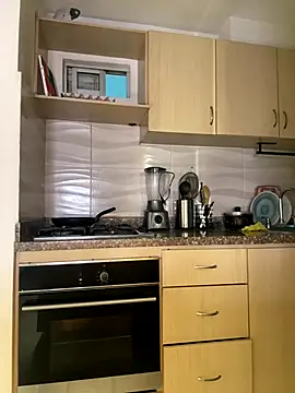 Becca Johnson u online show from 10.05.25