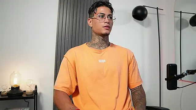 AxelVilla  online show from 09.10.25