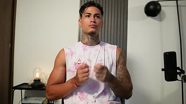 AxelVilla  online show from 10.08.25