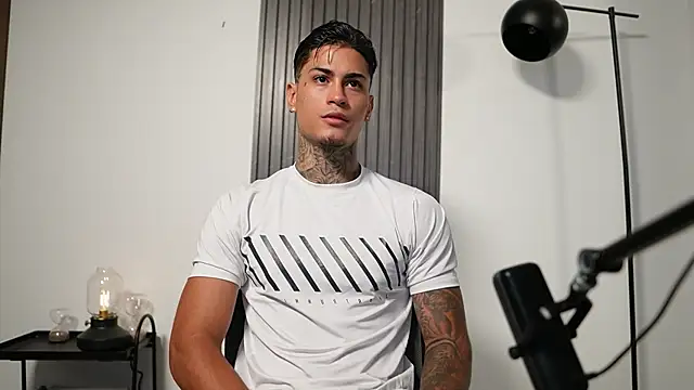 AxelVilla  online show from 10.15.25