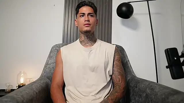 AxelVilla  online show from 10.16.25