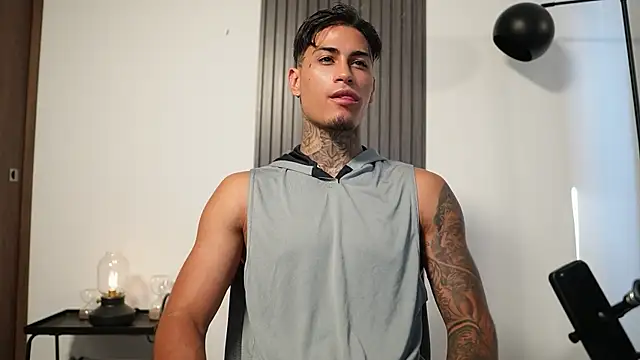 AxelVilla  online show from 10.21.25