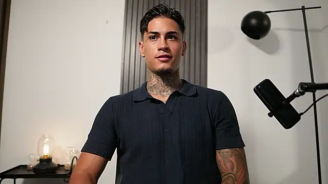 AxelVilla  online show from 10.22.25