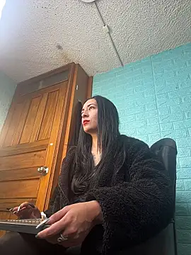 Snapshot of SALOME_KORLAND chatting on 09.24.25 SALOME KORLAND online show from 09.24.25