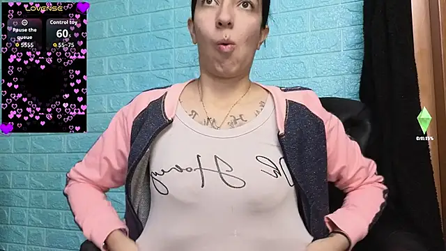 Snapshot of SALOME_KORLAND chatting on 10.01.25 SALOME KORLAND online show from 10.01.25