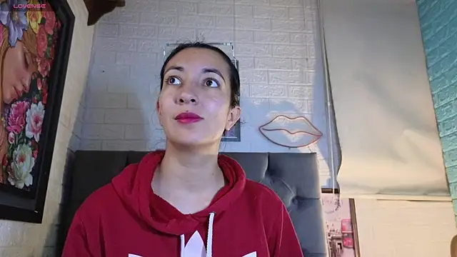 Snapshot of SALOME_KORLAND chatting on 10.11.25 SALOME KORLAND online show from 10.11.25