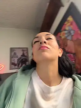 Snapshot of SALOME_KORLAND chatting on 10.14.25 SALOME KORLAND online show from 10.14.25