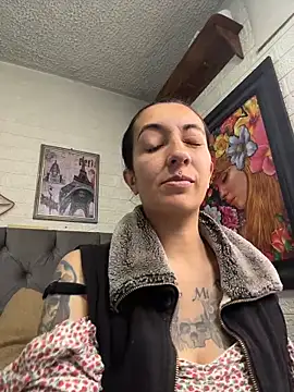 Snapshot of SALOME_KORLAND chatting on 10.20.25 SALOME KORLAND online show from 10.20.25