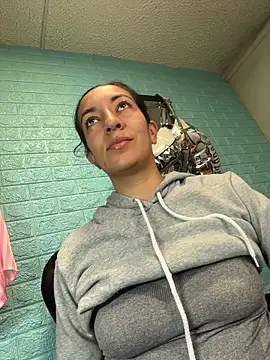 Snapshot of SALOME_KORLAND chatting on 10.27.25 SALOME KORLAND online show from 10.27.25