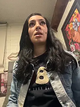 Snapshot of SALOME_KORLAND chatting on 10.29.25 SALOME KORLAND online show from 10.29.25