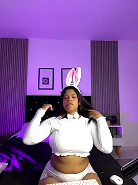 Snapshot of ashlycarteer chatting on 10.04.25 ashlycarteer online show from 10.04.25