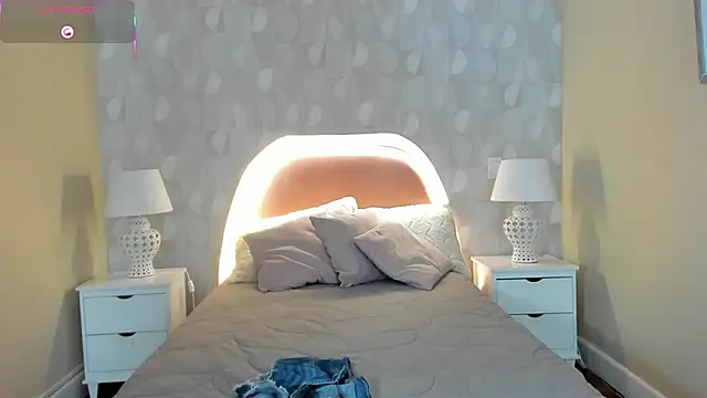 isabella milf  online show from 10.29.25