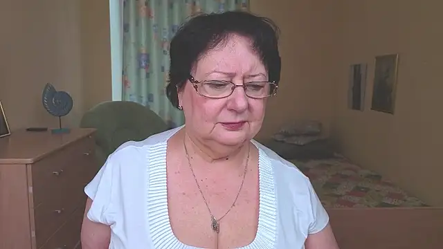 Margo Moll online show from 01.11.26