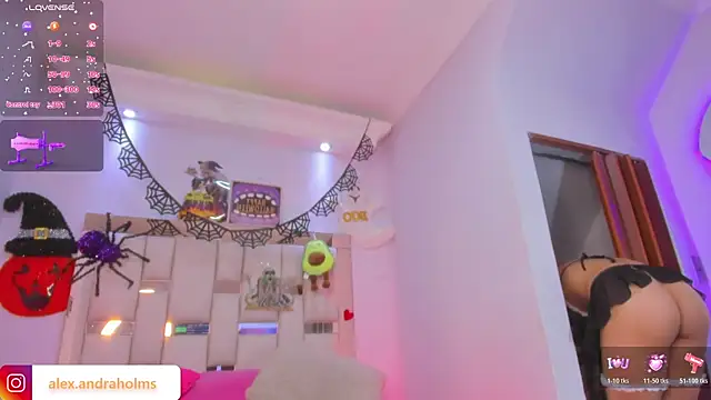 Alexandraholms online show from 10.28.25