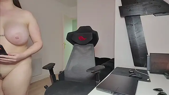 Luna Dollxh online show from 03.05.26